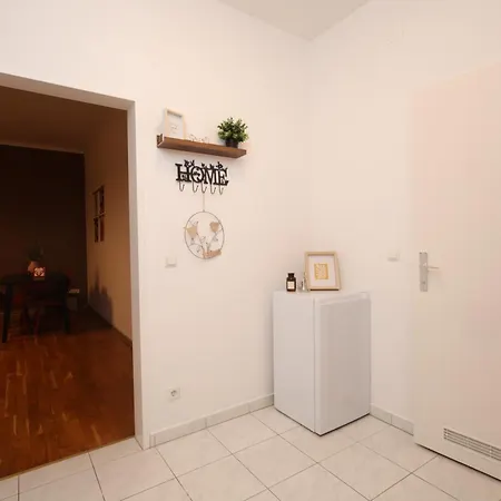 Ruby Holiday Home With Patio Wien Exterior foto