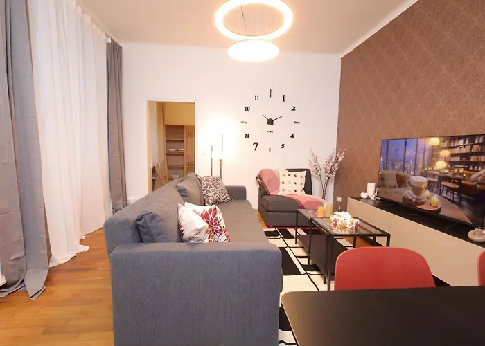 Ruby Holiday Home With Patio